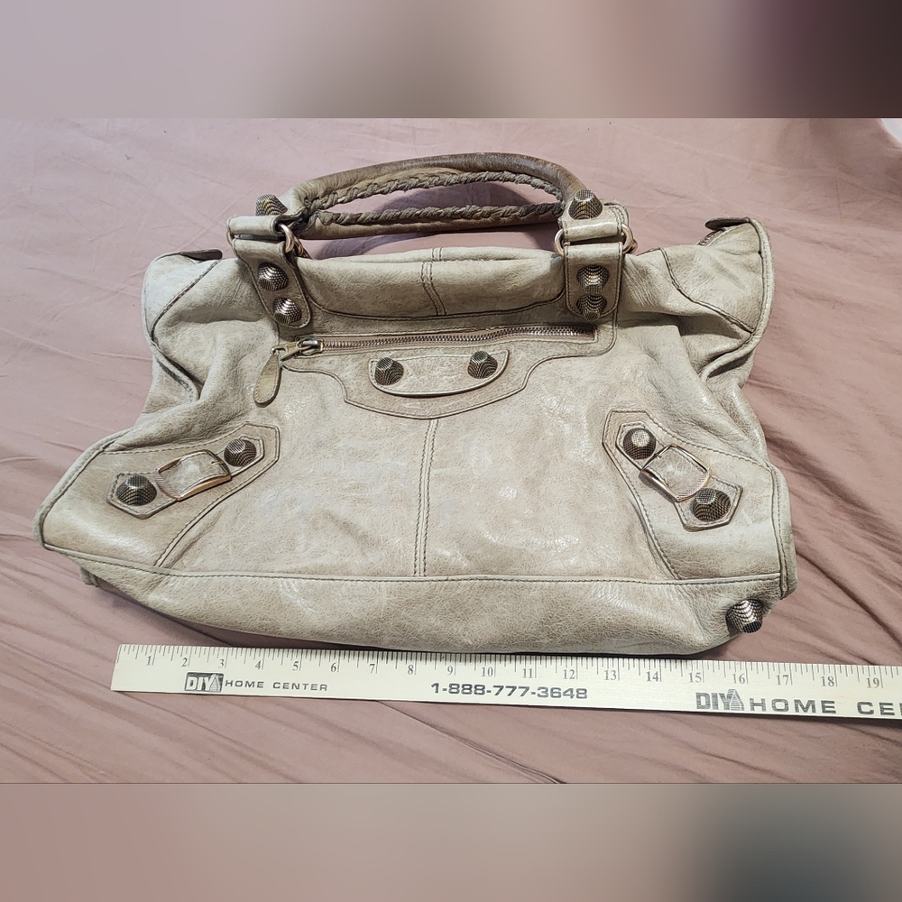 Cream Leather Balenciaga Bag - Picture 14 of 17